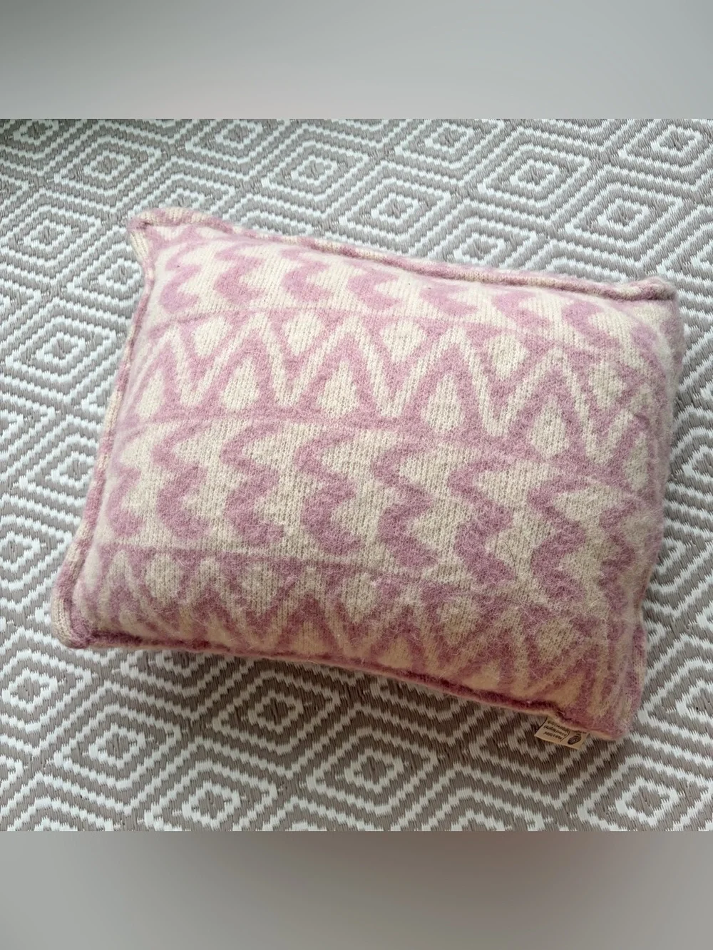 VTG 80s Samband of Iceland 100% Pure New Wool Pink Cream Knit